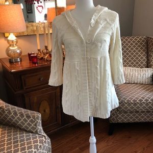 Cream three quarter length sleeved hooded sweater